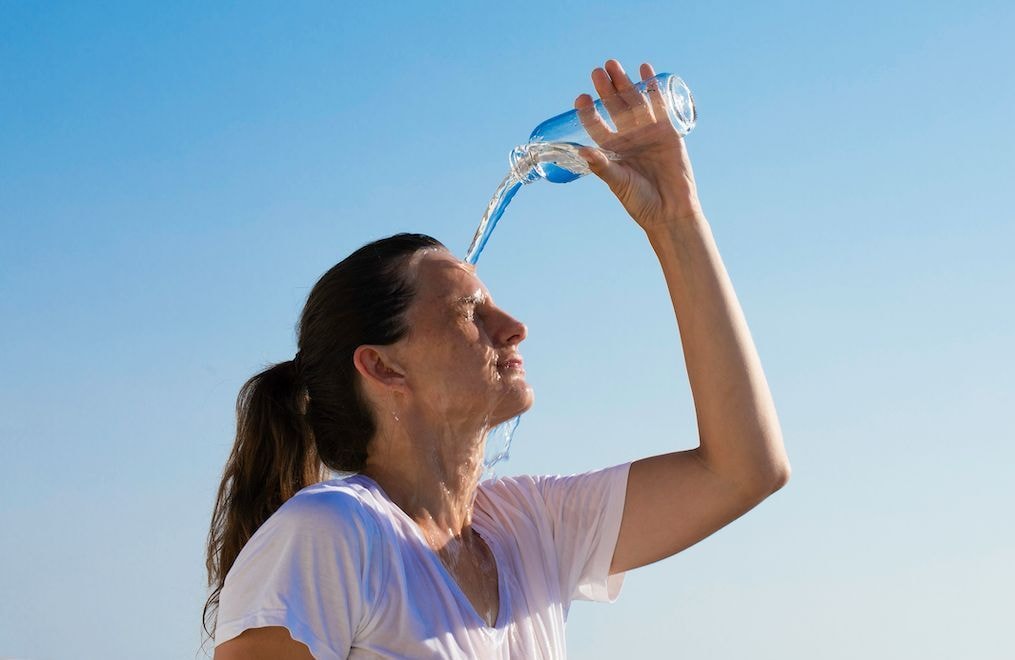Voici pourquoi la canicule serait plus dangereuse pour les femmes