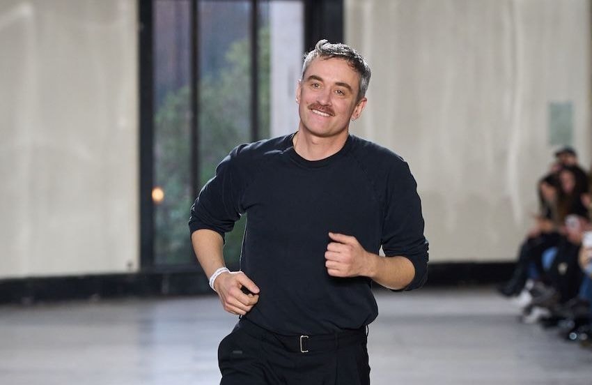 Après avoir ressusciter la maison Patou il y a sept ans, Guillaume Henry tire sa révérence