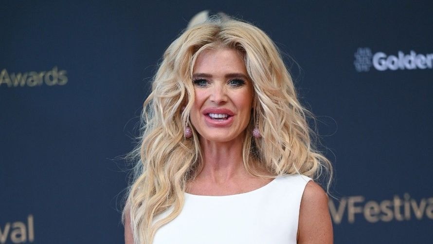 Exclu Public : Victoria Silvstedt cash sur sa collaboration avec Christophe Dechavanne : "À la fin, il était..."