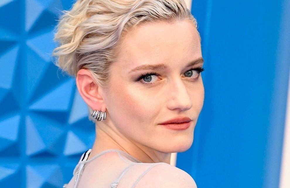 « Tout ce qui est génial prend du temps » : Julia Garner confirme l’avancée du biopic sur Madonna