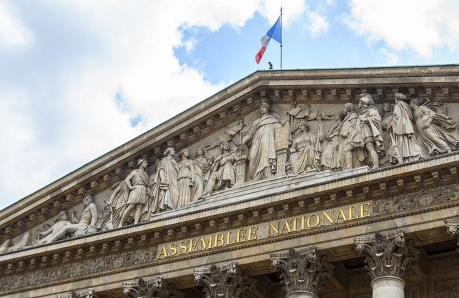 Fin de vie : comment la loi débattue au Parlement va changer la donne