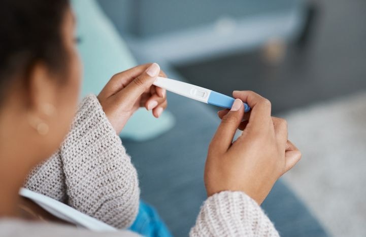 Grossesse : pourquoi la règle de ne rien dire avant trois mois est un « choix subi » et « une charge mentale »