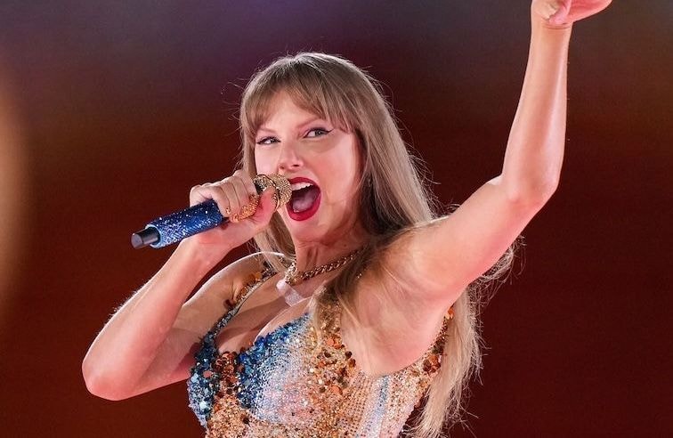 Taylor Swift fiancée : les réactions des stars et des fans affluent