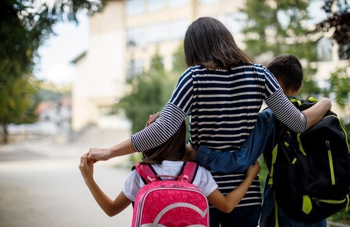 Familles monoparentales : l’aide à la garde d’enfants sera étendue jusqu’à 12 ans
