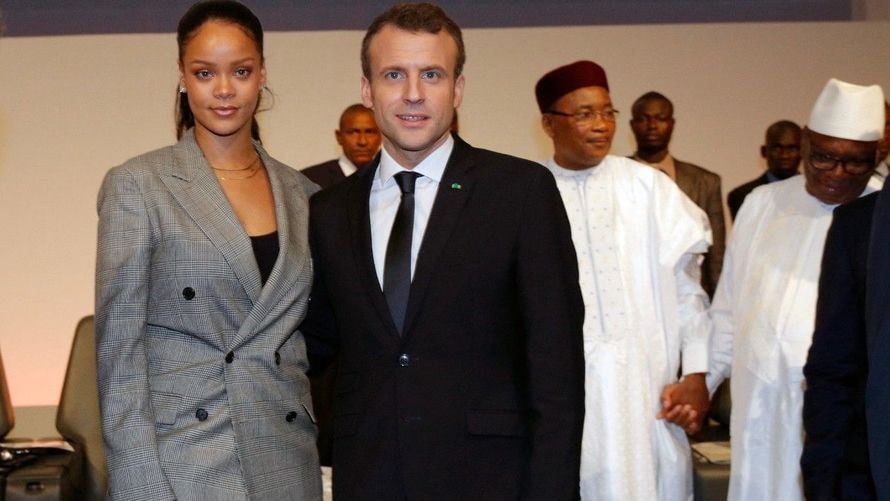 "Humbles" et "extraordinaires" : la chanteuse Rihanna sous le charme de Brigitte et Emmanuel Macron
