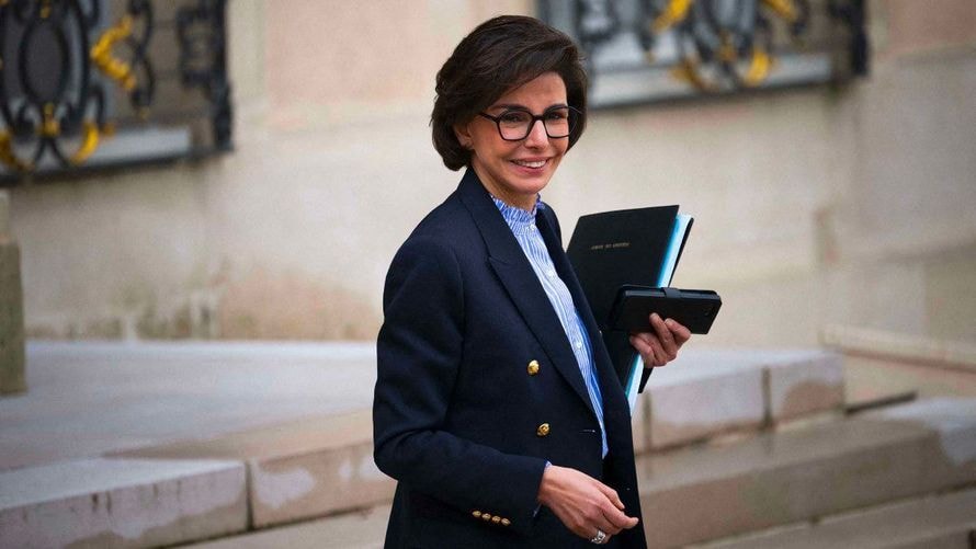"Mon père l’a toujours conservé, il en était très fier" : Rachida Dati propose une idée à Emmanuel Macron, qu’elle a piqué au roi du Maroc