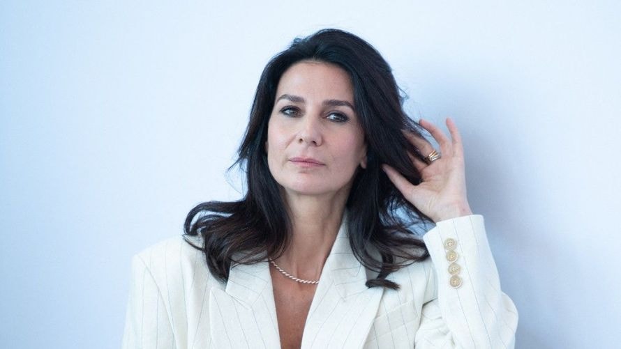 "Vous n'avez pas le droit de dire ça" : Marie Drucker traitée de "potiche", elle règle ses comptes avec un journaliste