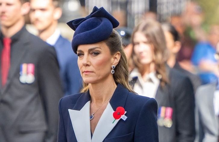 Pour l’Anzac Day, Kate Middleton ressort ses boucles d’oreilles symboliques ayant appartenu à Lady Diana