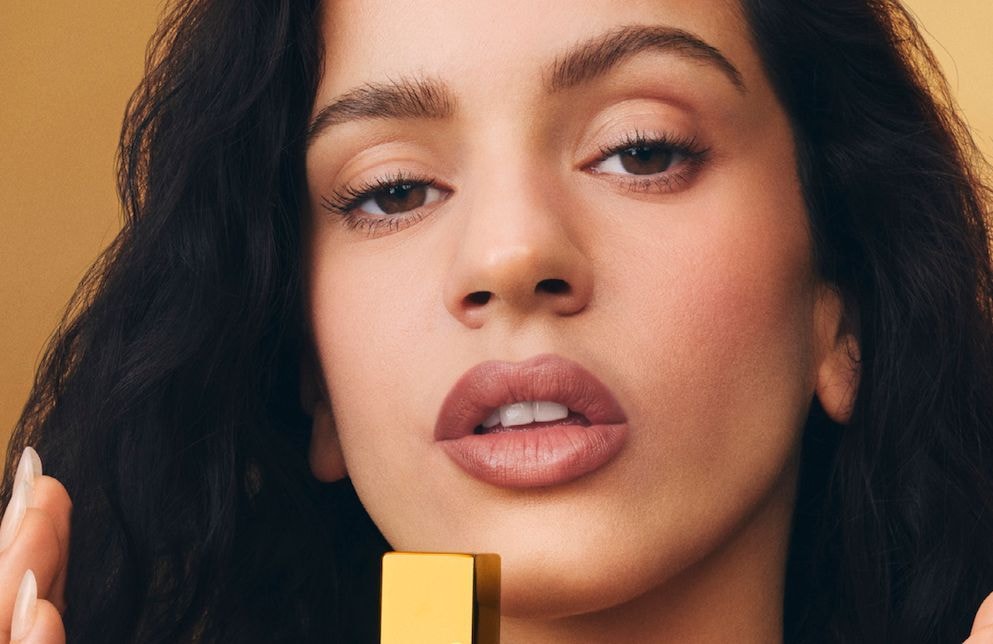 Best-of beauté : Rosalía, nouvelle égérie Calvin Klein Parfums, Balmain dévoile son nouveau jus