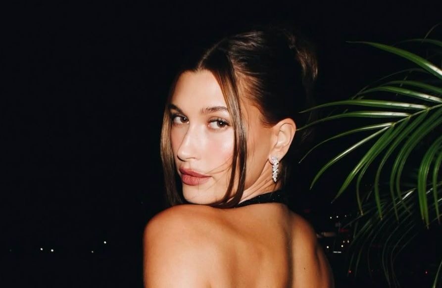 Hailey Bieber dit adieu à ses longueurs et signe pour un carré aux épaules désirable