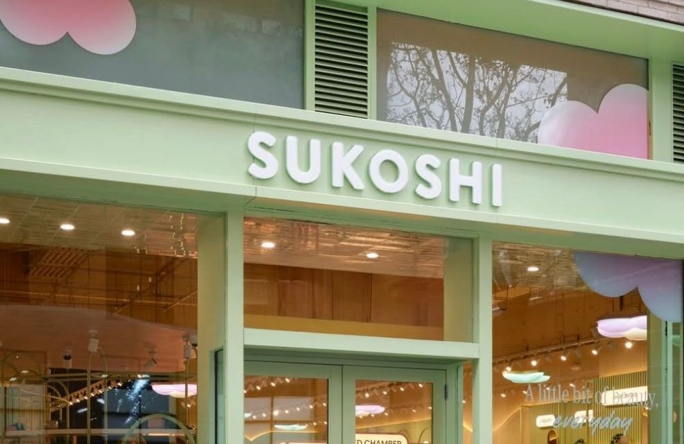 Qu’est-ce que Sukoshi, cette enseigne de beauté qui provoque des files d’attente un peu partout aux États-Unis ?