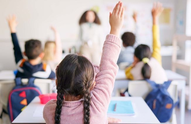 Éducation à la sexualité : l’enseignement catholique assure qu’il appliquera le nouveau programme