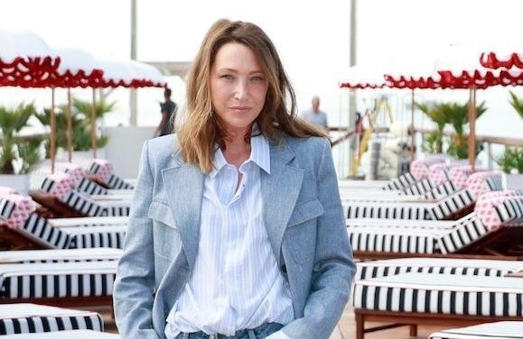 Laura Smet dévoile un tendre souvenir d'enfance avec Johnny Hallyday