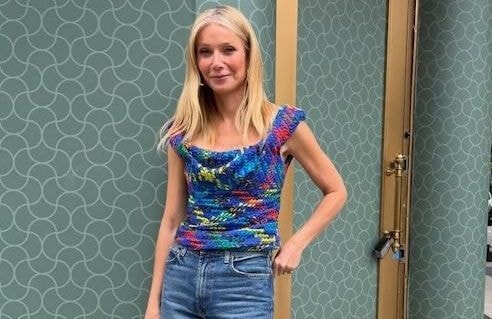 À 53 ans, Gwyneth Paltrow signe la tenue d'été la plus facile à copier