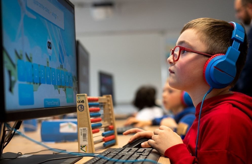 IA à l’école : comment elle personnalise l’apprentissage dès le primaire