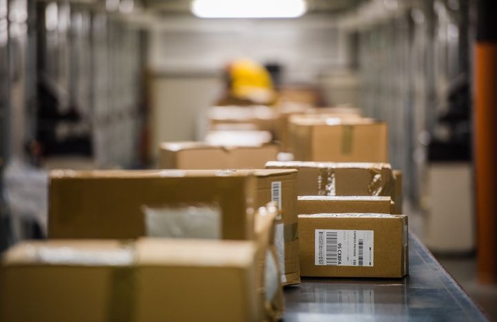 Shein, Temu, Alibaba : le gouvernement veut taxer les petits colis importés d'Asie