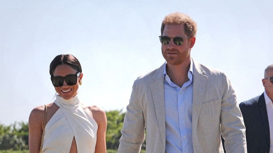 Meghan Markle, la vidéo choc : elle écarte illico une femme qui se montre trop proche de Harry en pleine cérémonie sportive