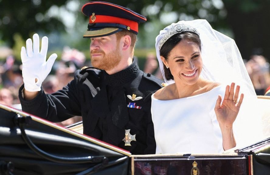 Mariage royal : Meghan et Harry, les rebelles adorés et détestés