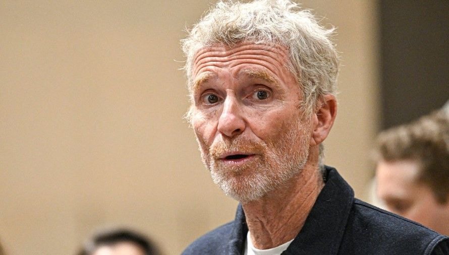 Denis Brogniart opéré : cette délicate intervention que l'animateur vient de subir