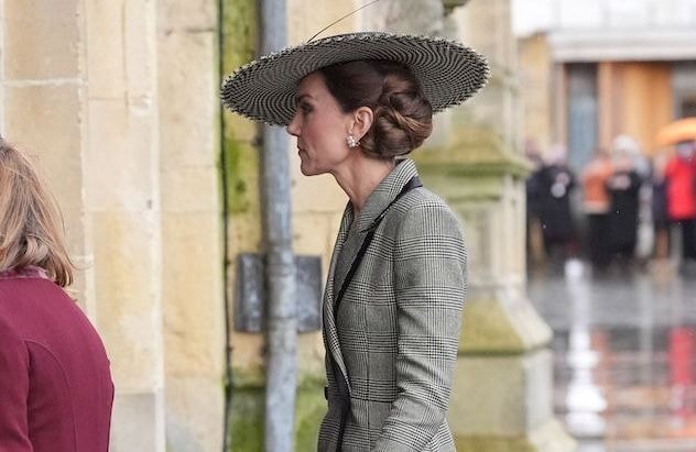 Kate Middleton adopte le sac froissé, la tendance repérée sur le podium Chanel