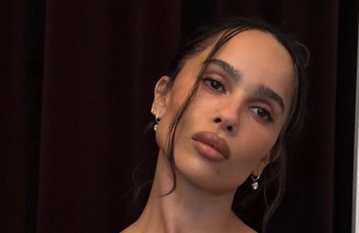 « 90's minimalism » : quelle est cette tendance beauté qu'on verra partout à la rentrée ?