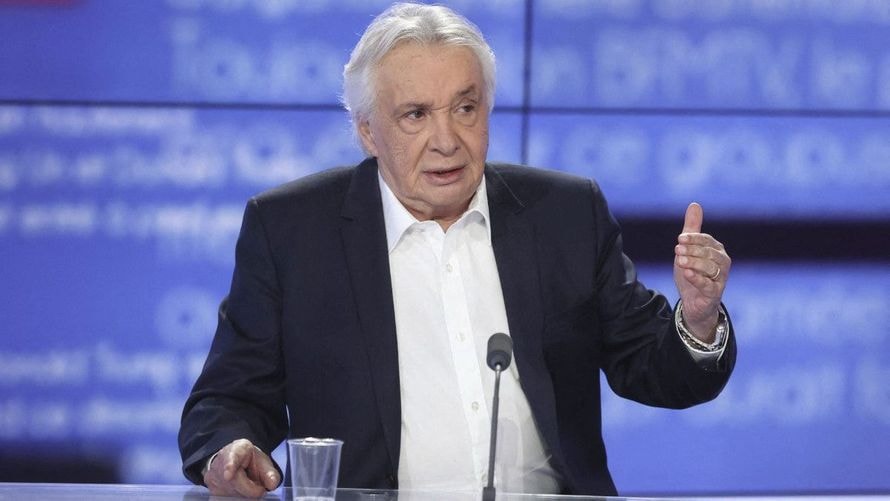 "Il participe au sexisme ordinaire", Michel Sardou au cœur d’une nouvelle polémique : sa décoration irrite