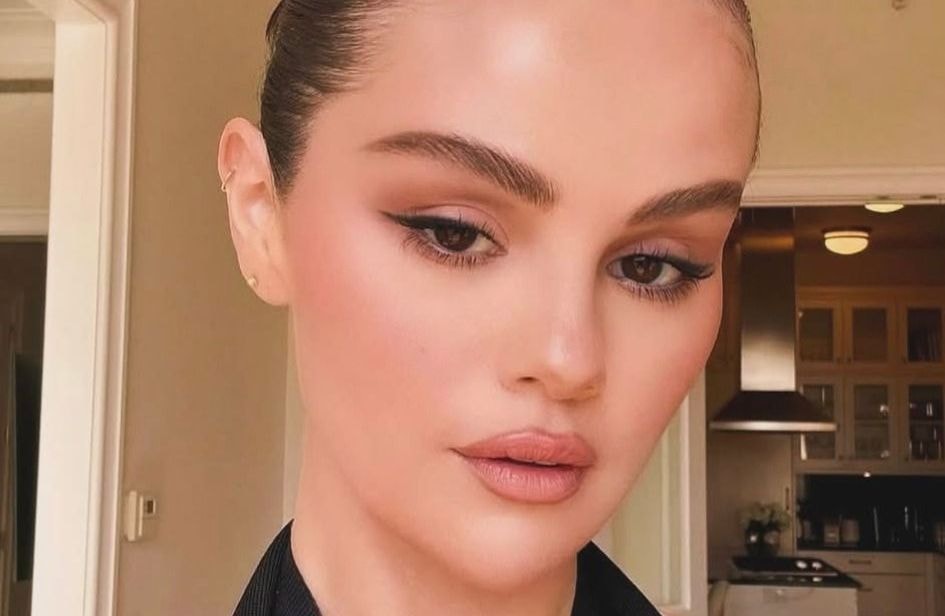 « J’y suis très sensible » : Selena Gomez raconte comment les critiques sur son poids l’ont hantée