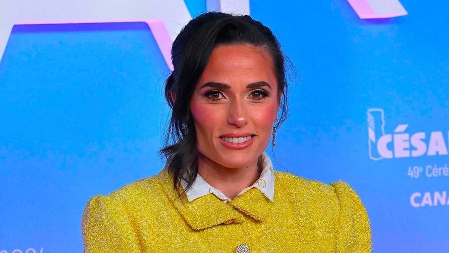 Capucine Anav, cambriolée, fond en larmes : les images choc de son domicile