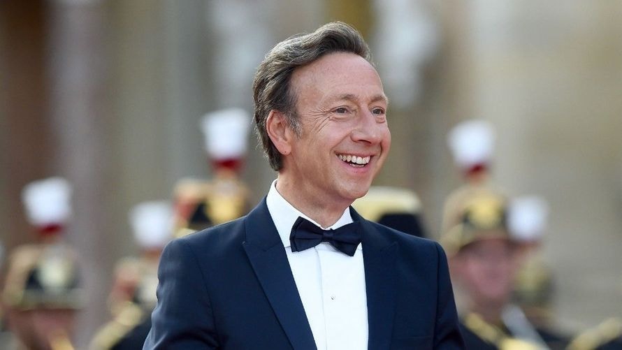 Stéphane Bern officialise son entrée en politique : victoire écrasante à Thiron-Gardais, les villageois sont fans de lui