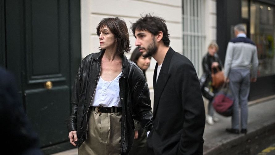 Charlotte Gainsbourg et son fils Ben Attal rabibochés : Rachida Dati les rejoint dans leur demeure de coeur