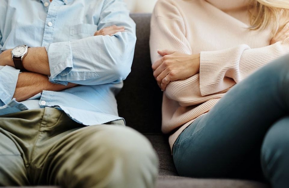 Pourquoi les femmes demandent plus souvent le divorce que les hommes dans les couples hétérosexuels