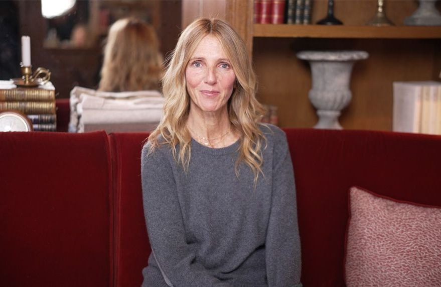 « Ma garde-robe et moi, on se parle » : la minute mode de Sandrine Kiberlain