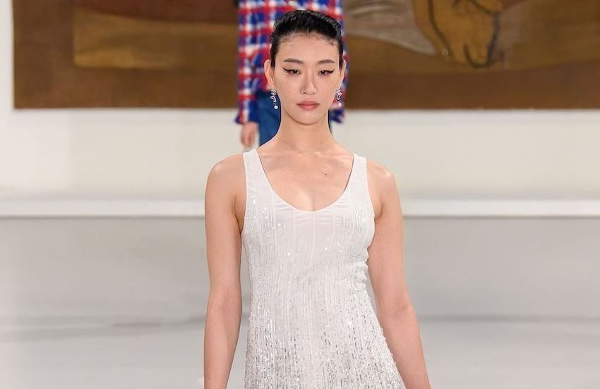 Qui est Sora Choi, la mannequin qui a révélé sa grossesse sur le catwalk du défilé Chanel à Séoul ?