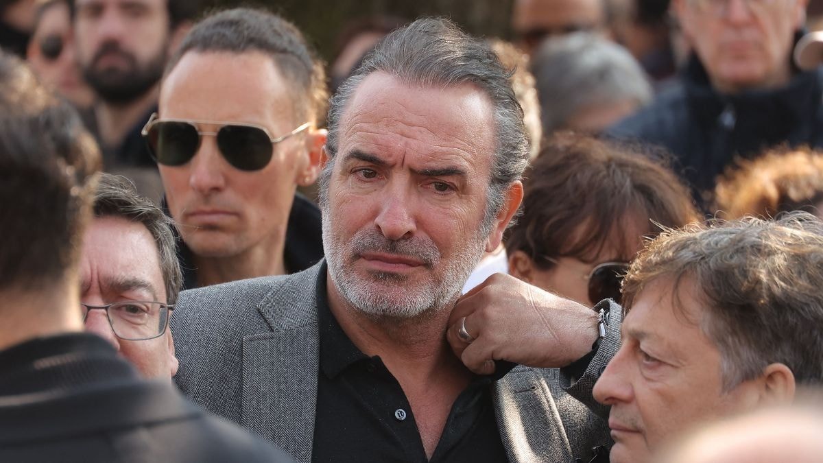 Jean Dujardin rend un vibrant hommage au producteur de Brice de Nice et OSS 117 et à son épouse, décédés dans un tragique accident de voiture
