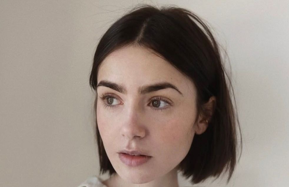 Voici la coupe courte la plus demandée du moment (et elle est chic et sans effort !)