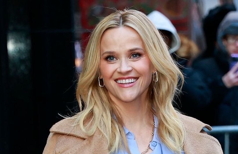 « J’aime vieillir » : Reese Witherspoon revient sur son rapport à l'âge, à la ménopause et au lâcher prise