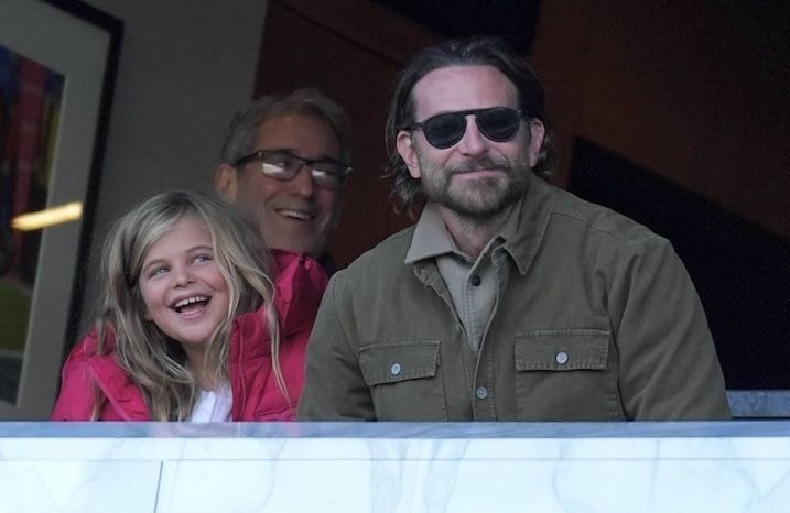 Bradley Cooper célèbre son 50e anniversaire avec sa fille de 7 ans Léa