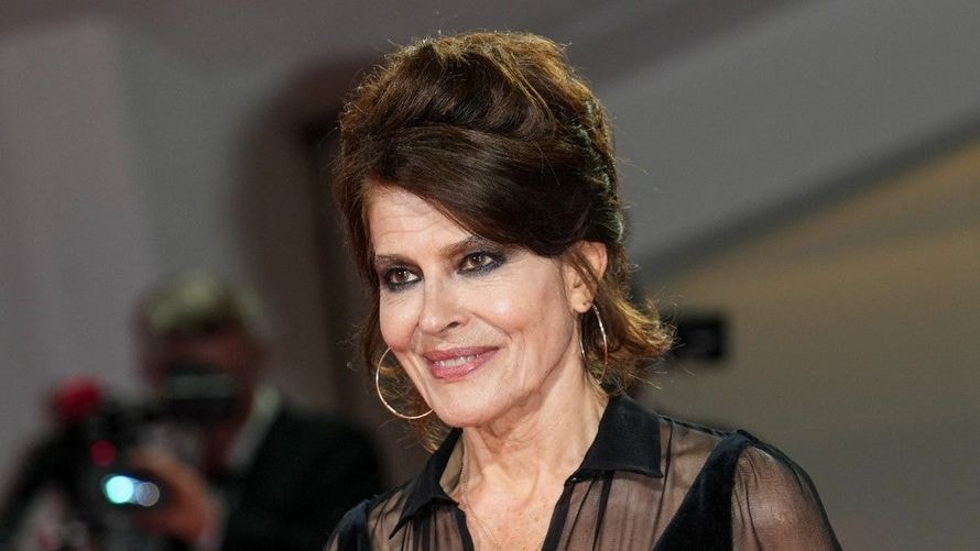 Fanny Ardant : à 75 ans, elle veut quitter la France pour l’Écosse