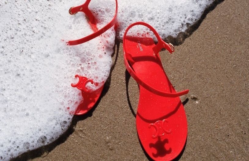 Sur les réseaux, ces jelly shoes vendues 490€ sont l’obsession mode du moment