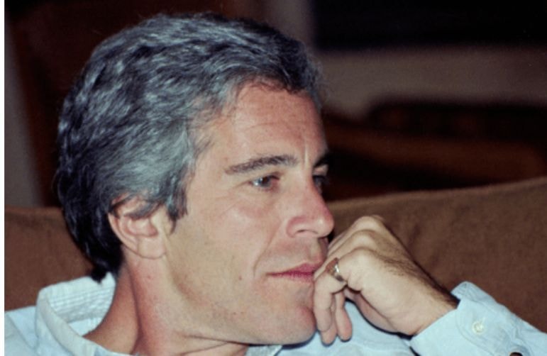 Jeffrey Epstein aurait eu un enfant caché : ce que révèlent les documents du FBI