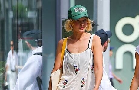 Gigi Hadid remet au goût du jour ces baskets de skate des années 2010