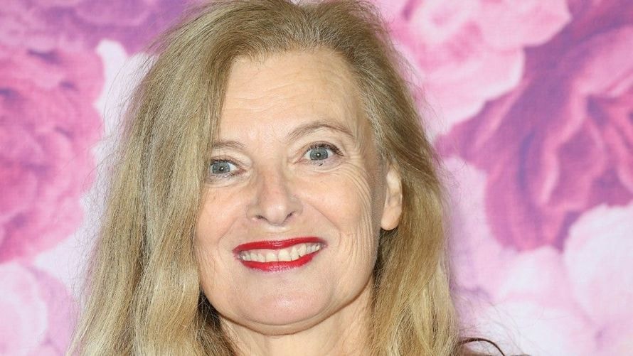 "Ne me demandez pas de fric" : Valérie Trierweiler cash sur la vente du scooter de François Hollande