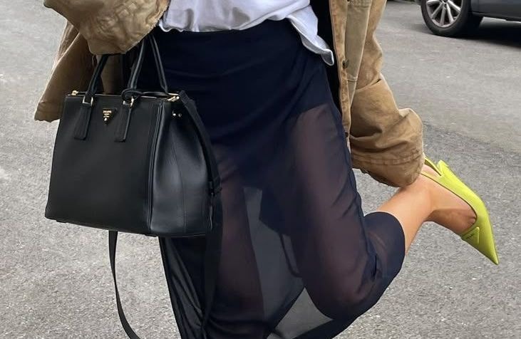 La jupe transparente est partout : les inspirations les plus réussies pour la porter ce printemps