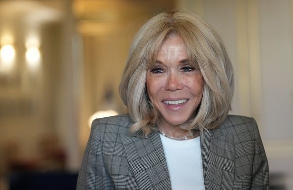 Rumeur transphobe sur Brigitte Macron : la première dame se pourvoit en cassation