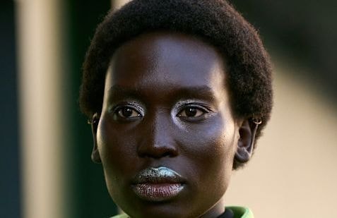 Les tendances beauté de 2025 qu’on portera encore l’année prochaine