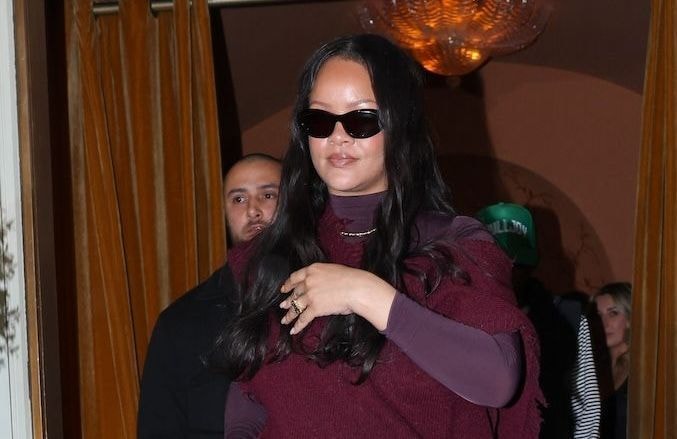 À Paris, Rihanna porte le sac Dior dont tout le monde parle