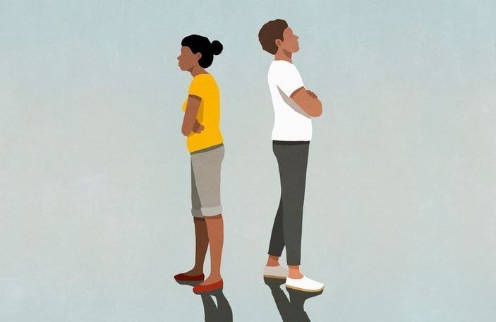 Propos misogynes, ambiance « boy’s club » : ces jeunes femmes qui en ont marre des amis sexistes de leur conjoint