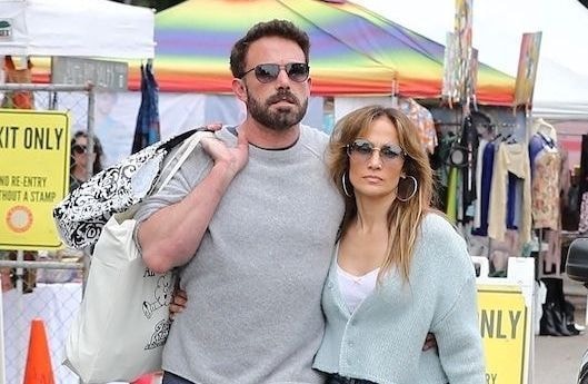 Ben Affleck et Jennifer Lopez au bord du divorce ?  L’acteur achète une villa à Los Angeles