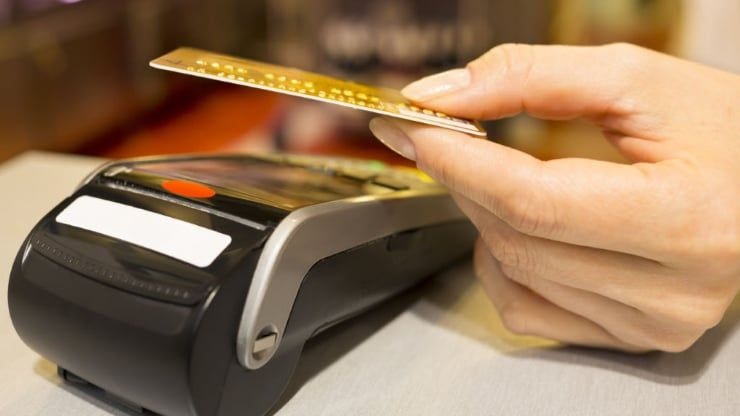 Ce moyen de paiement très populaire qui vous pousse à dépenser plus