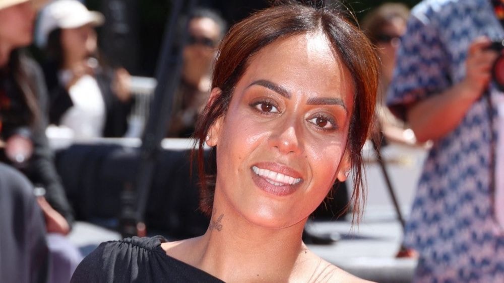 Amel Bent (40 ans), "fille de pauvre", sans filtre sur ses finances : "T'as bien investi..."